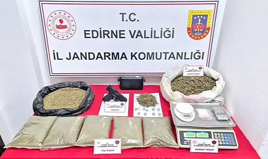 Edirne'de evlerinde uyuşturucu ele geçirilen 2 şüpheli tutuklandı