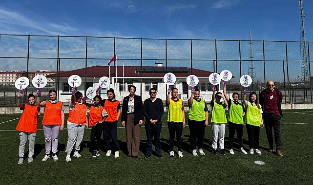 Kadınlar Günü'ne Özel Futbol Karşılaşması