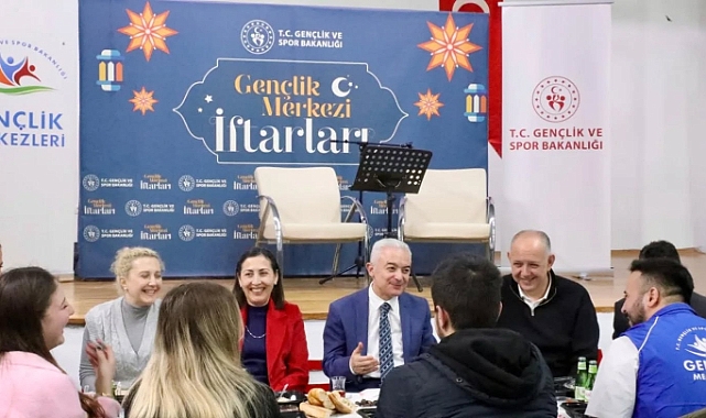 Vali Uğur Turan Gençlerle İftar Programında Buluştu 