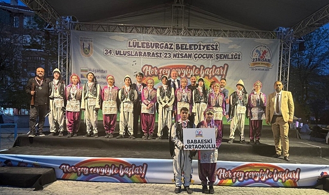 Babaeski Ortaokulu Halk Oyunları Ekibi, Lüleburgaz’da Göz Doldurdu