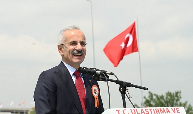 BAYRAMDA OTOYOLLARDAN 8,4 MİLYON ARAÇ GEÇTİ