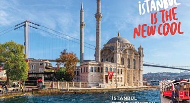 Champs-Élysées’de İstanbul Esintisi: Paris’te Dev İstanbul Afişi 
