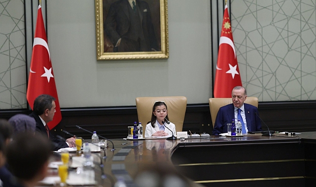 CUMHURBAŞKANI ERDOĞAN, BAKAN TEKİN VE BERABERİNDEKİ ÇOCUKLARI KABUL ETTİ