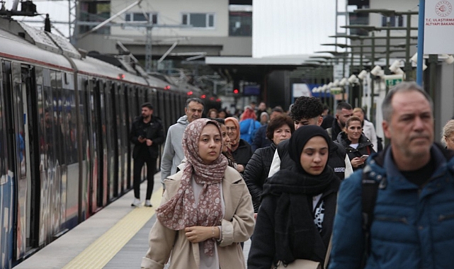 EMEK VE DAYANIŞMA GÜNÜ’NDE KENT İÇİ RAYLI SİSTEM HATLARI ÜCRETSİZ