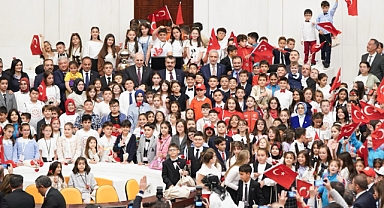 "TBMM ÇOCUK ÖZEL OTURUMU"NU 4. SINIF ÖĞRENCİSİ BERRA KORAMAZ YÖNETTİ