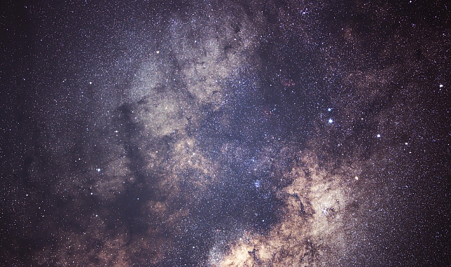 3 Mayıs 2025 Günlük Burç Yorumları: Astrolojik Etkiler Hayatınızı Nasıl Şekillendirecek?