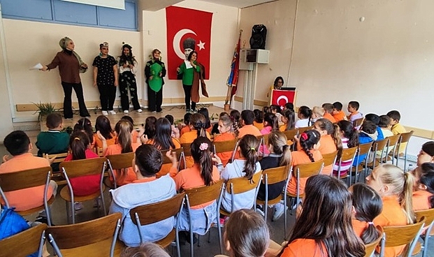 Babaeski MYO'dan Miniklere Tiyatro Sürprizi