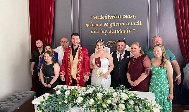 Başkan Fırat Yayla, Ceren ve Çınar Çiftinin Nikâhını Kıydı