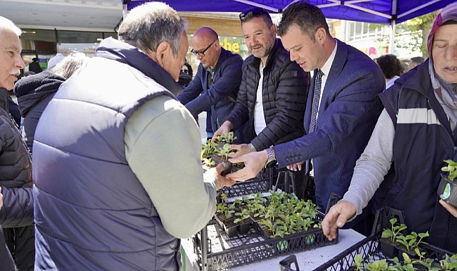 Çorlu Belediyesinden Vatandaşlara Seymen Kavunu Fidesi