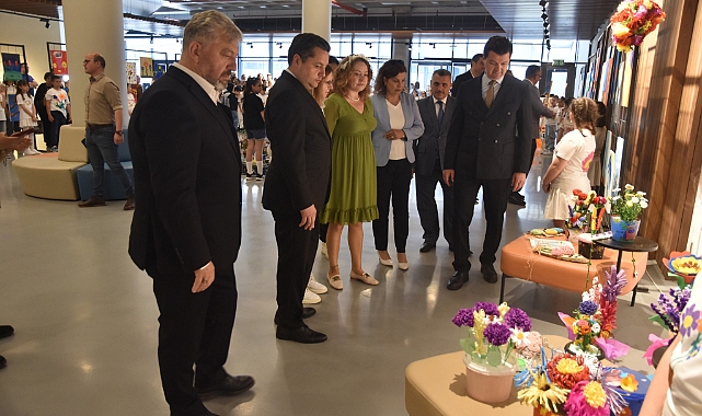 LYSA’da Öğrencilerin Resim Sergisi Açıldı
