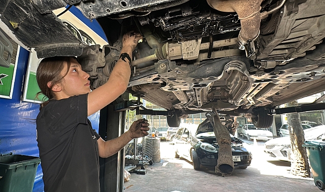 Araçlara meraklı İncilay, sanayide kalfa oldu; tek başına motor tamir ediyor