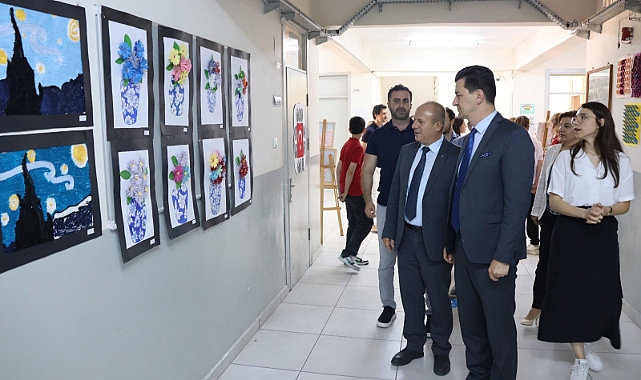 Büyükkarıştıran’da Öğrencilerden Sanat ve Kitapla Dolu Etkinlik
