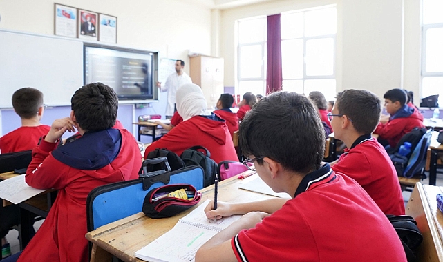 "İNGİLİZCE VE ALMANCA" AĞIRLIKLI DİL EĞİTİMİ UYGULANAN OKUL SAYISI ARTIRILIYOR