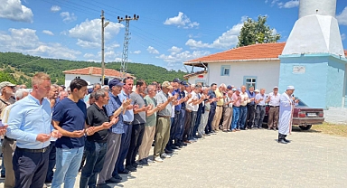 Kaymakam Neyfel Ören, Ahlatlı Köyü'nde Yağmur ve Şükür Duasına Katıldı