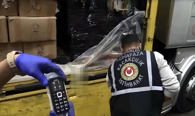 TIR'da 12 bin 545 cep telefonu, 10 bin elektronik sigara ele geçirildi