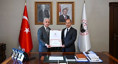 Vali Uğur Turan'dan İsmail İpek'e Veda ve Başarı Dileği