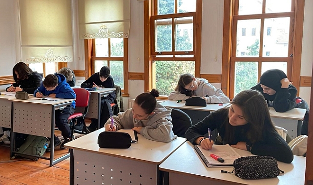 Bilgi Evi Öğrencilerinden Göz Dolduran LGS Performansı
