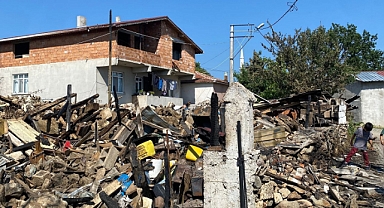 Kaymakam Özderin'den Yangın Mağduru Aileye Geçmiş Olsun Ziyareti