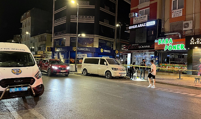 Kimliğini göstermek istemedi, bekçiyi göğsünden bıçakladı