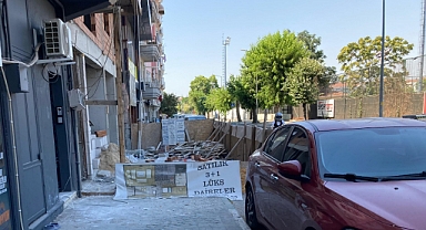 Kırklareli'nde Uzayan İnşaatlar Yaya Güvenliğini Tehdit Ediyor