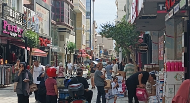 Kırklarelililer Sıcağa Rağmen Hafta Sonunu Dışarıda Geçirdi