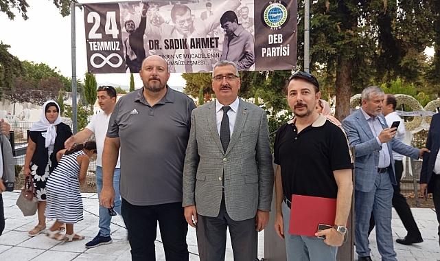 Rektör Prof. Dr. Mümin Şahin, Dr. Sadık Ahmet’i Gümülcine’de Dualarla Andı