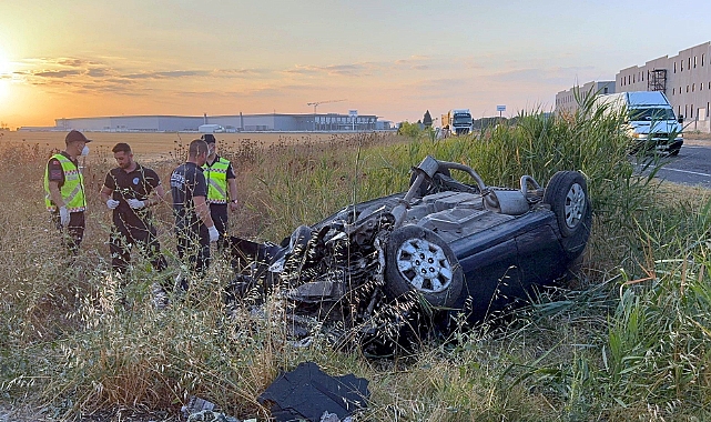 Tekirdağ’da otomobil menfeze çarparak takla attı: 2 ölü