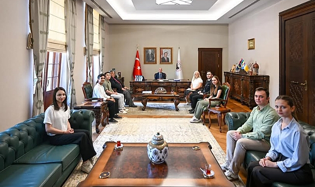 Vali Turan'dan Stajyer Öğrencilere Anlamlı Destek