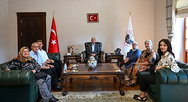 Baş Tacı Aileler Valilik'te Ağırlandı