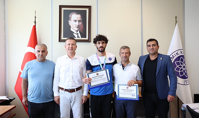 Boks Şampiyonasında Gümüş Madalya Kazanan Öğrenciye Teşekkür Belgesi