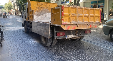 Kırklareli Belediyesi'nden Fevzi Çakmak Bulvarı'nda Parke Taşı Onarımı