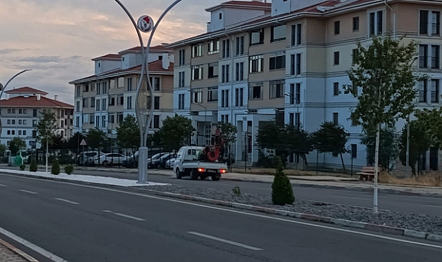 Kırklareli Belediyesi'nden TOKİ Bölgesinde Sinek İlaçlama Çalışması