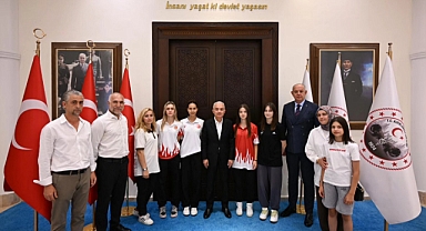 Kırklareli Valisi Turan, Başarılı Taekwondo Sporcularını Kabul Etti
