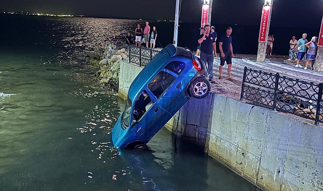Su kanalında asılı kalan otomobilde 1 kişi yaralandı