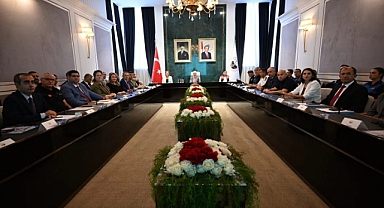 Vali Turan: "Aile Toplumun Temel Taşıdır"