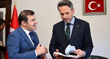 Vali Yardımcısından Bakan Bayraktar'a Akademik Tez