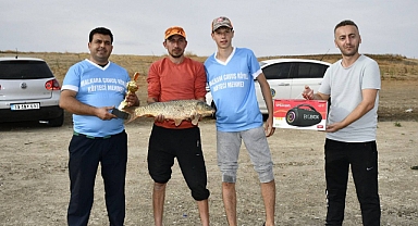 Babaeski'den Kaan Gacal, 4.5 Kilo Sazanla Malkara'da Birinci Oldu