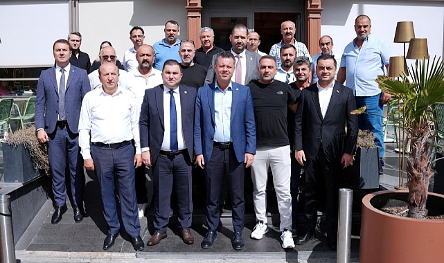 Başkan Sarıkurt, M Plakalı Şoför Esnafıyla Bir Araya Geldi