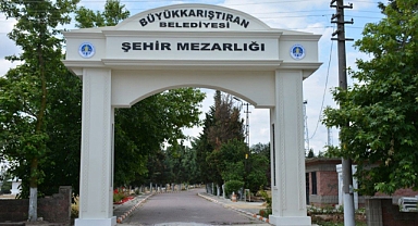 Büyükkarıştıran Belediyesi'nden Mezarlık Düzenlemesi Uyarısı