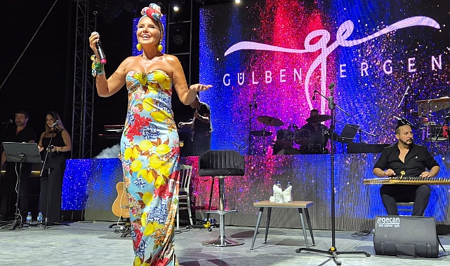 Gülben Ergen, Edirne’deki festivalde sahne aldı