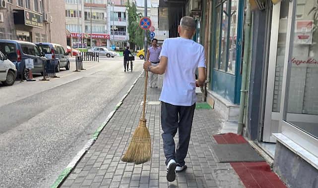 Herkes Kendi Kapısının Önünü Süpürürse
