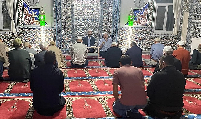 Kaymakam Özderin Sabah Namazında Vatandaşlarla Buluştu