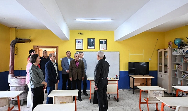 Kırklareli Valisi Uğur Turan Köy Okullarını Ziyaret Etti