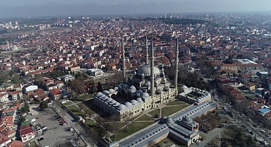 Selimiye Camisi’nde uygulanan kalem işleri için, mahkemeden yürütmeyi durdurma kararı