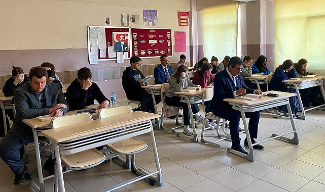 Kaymakam Özderin'den Öğrencilere Okuma Saati Sürprizi