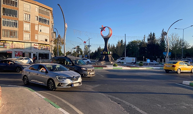 Öztürk Bulvarı Kavşağında Trafik Akışı Rahatladı