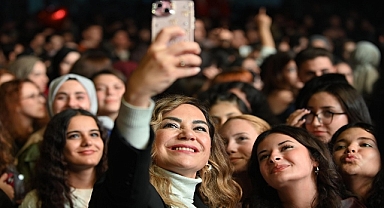 ÜNİVERSİTELİ GENÇLER "HOŞ GELDİN FEST" İLE COŞTU