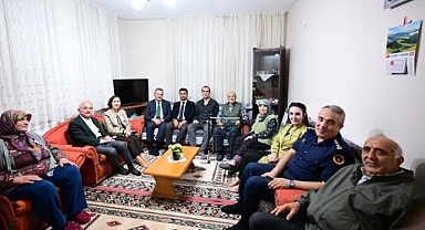 Vali Turan: "Büyüklerimiz Rehberimizdir"