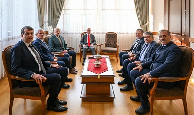 Vali Turan'dan İl Millî Eğitim Müdürü Altınöz'e Hayırlı Olsun Ziyareti