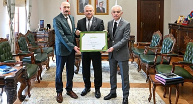 Mustafa Dalcalı İlkokulu'na Bakanlıktan Takdir